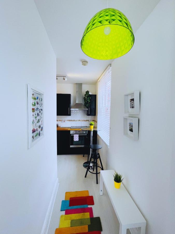- Cabot Circus Apartment *